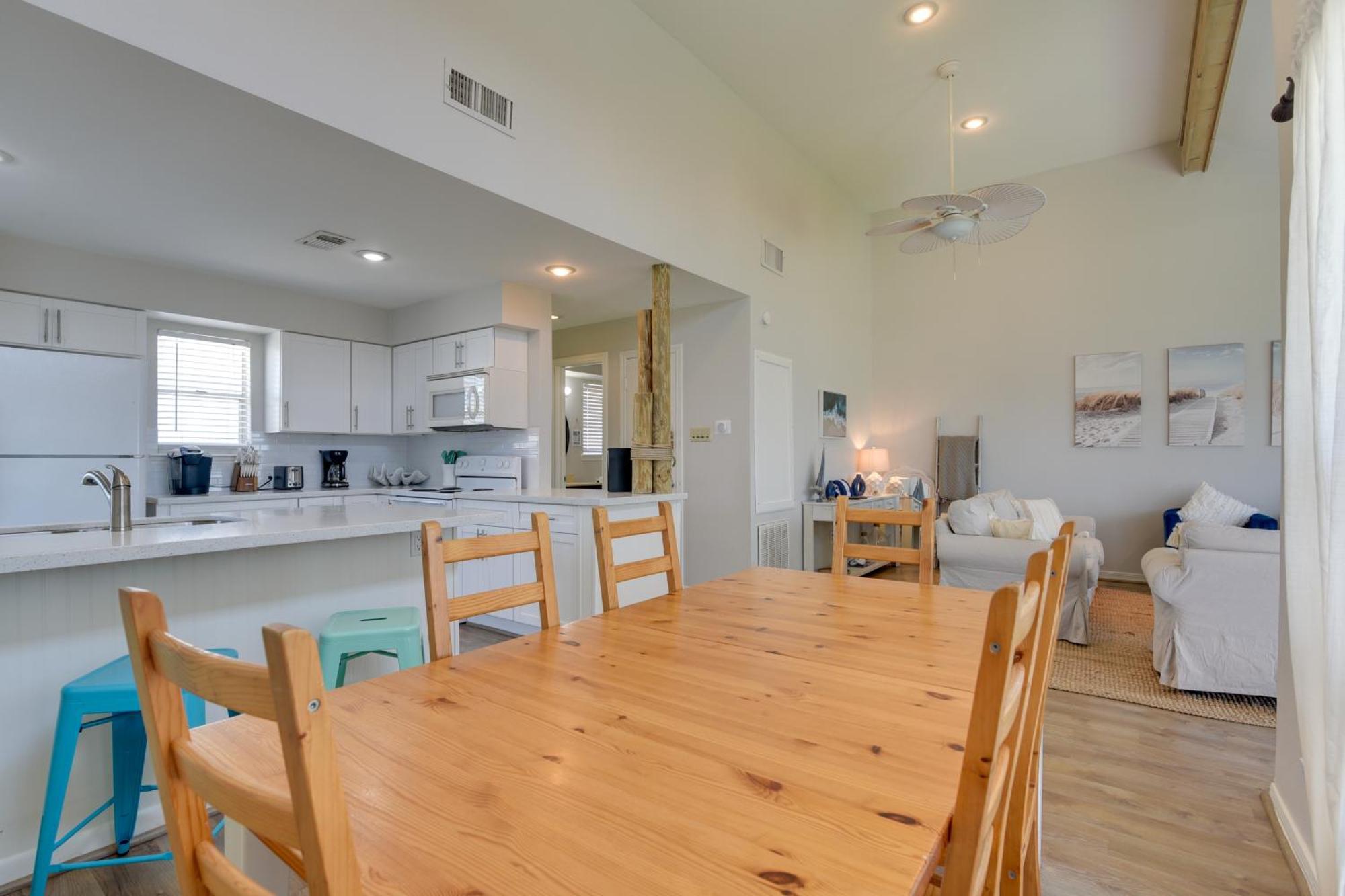 Galveston Townhome With Balconies Walk To Beach! Экстерьер фото