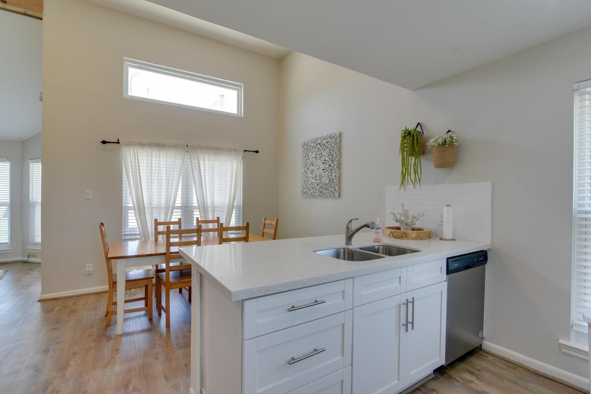 Galveston Townhome With Balconies Walk To Beach! Экстерьер фото