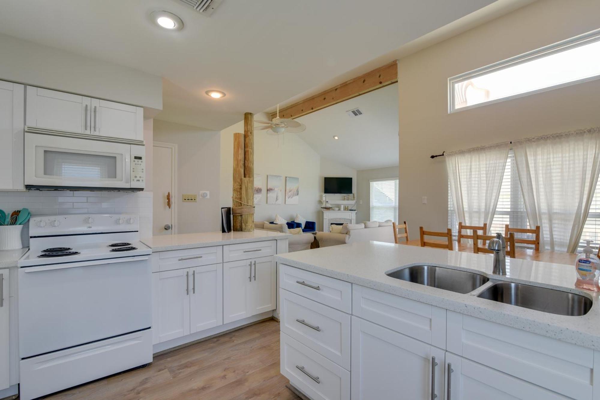 Galveston Townhome With Balconies Walk To Beach! Экстерьер фото