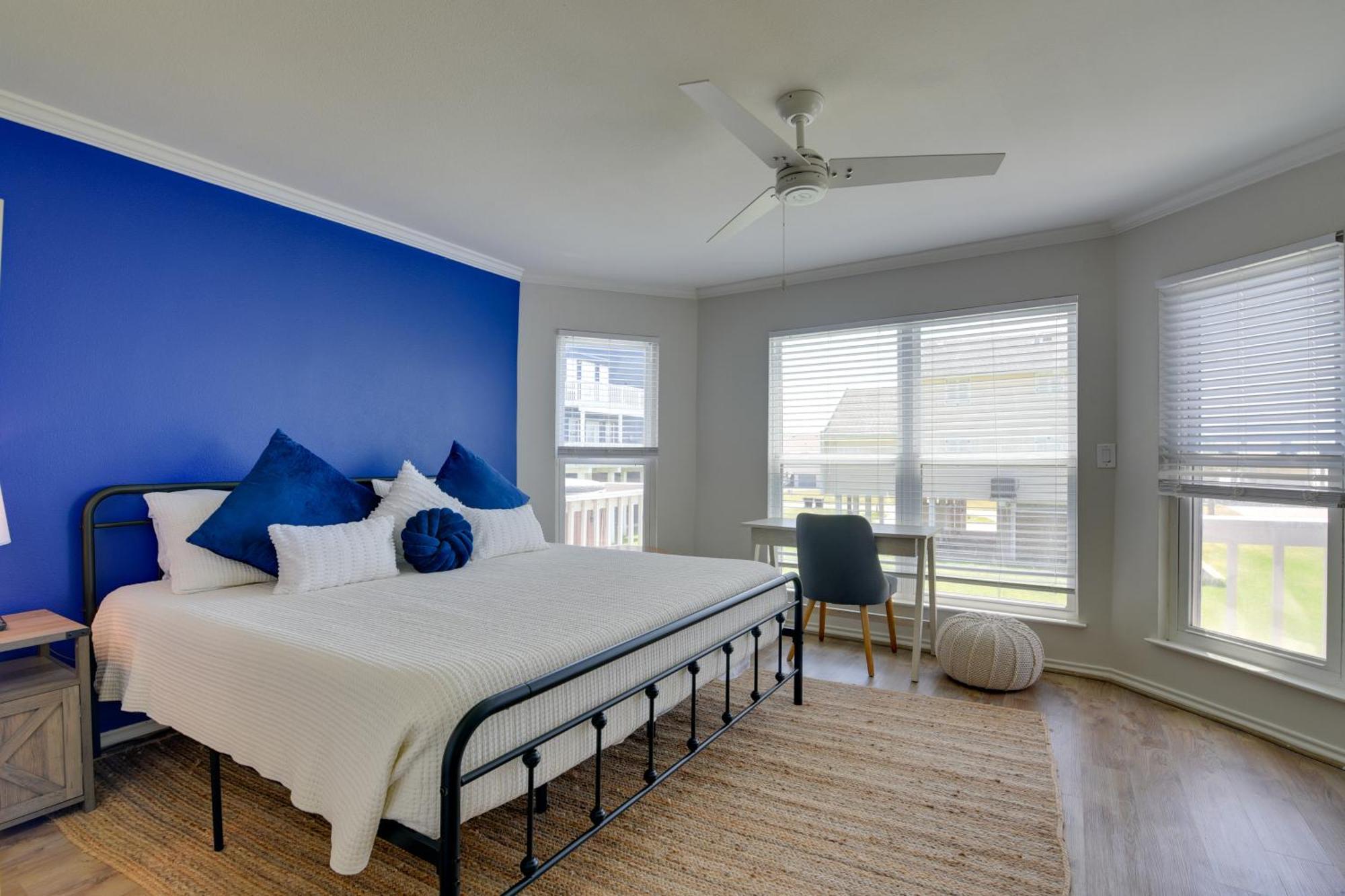Galveston Townhome With Balconies Walk To Beach! Экстерьер фото